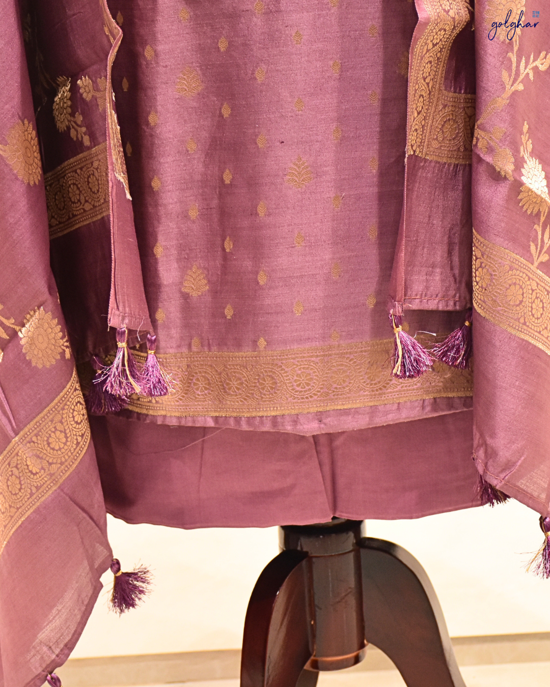 Zariya (Suit)