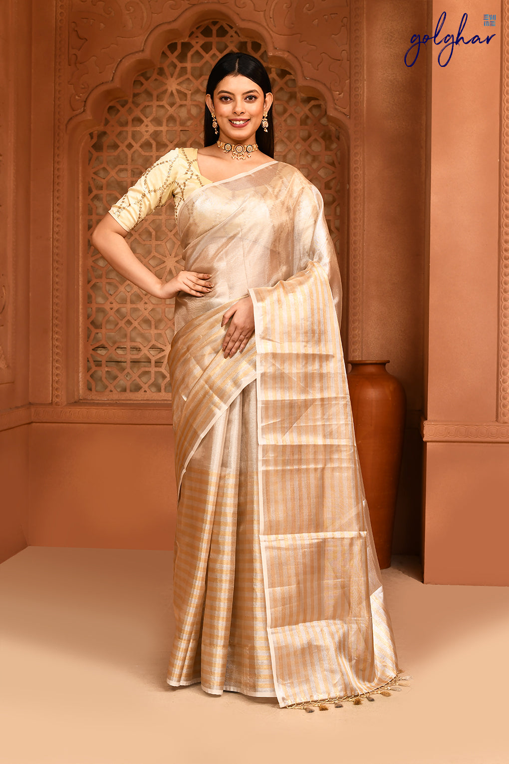 Champagne Pop (Saree)