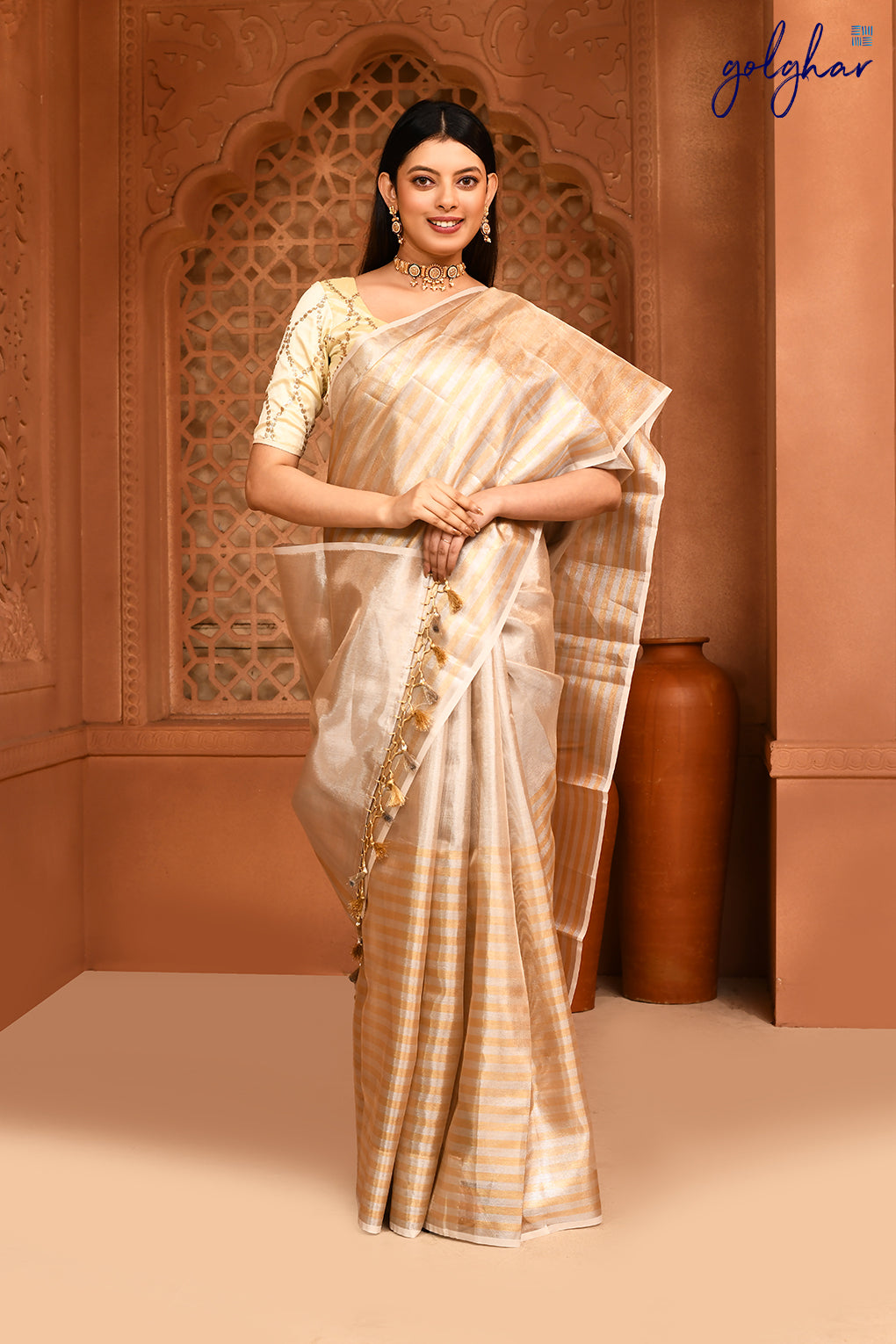 Champagne Pop (Saree)
