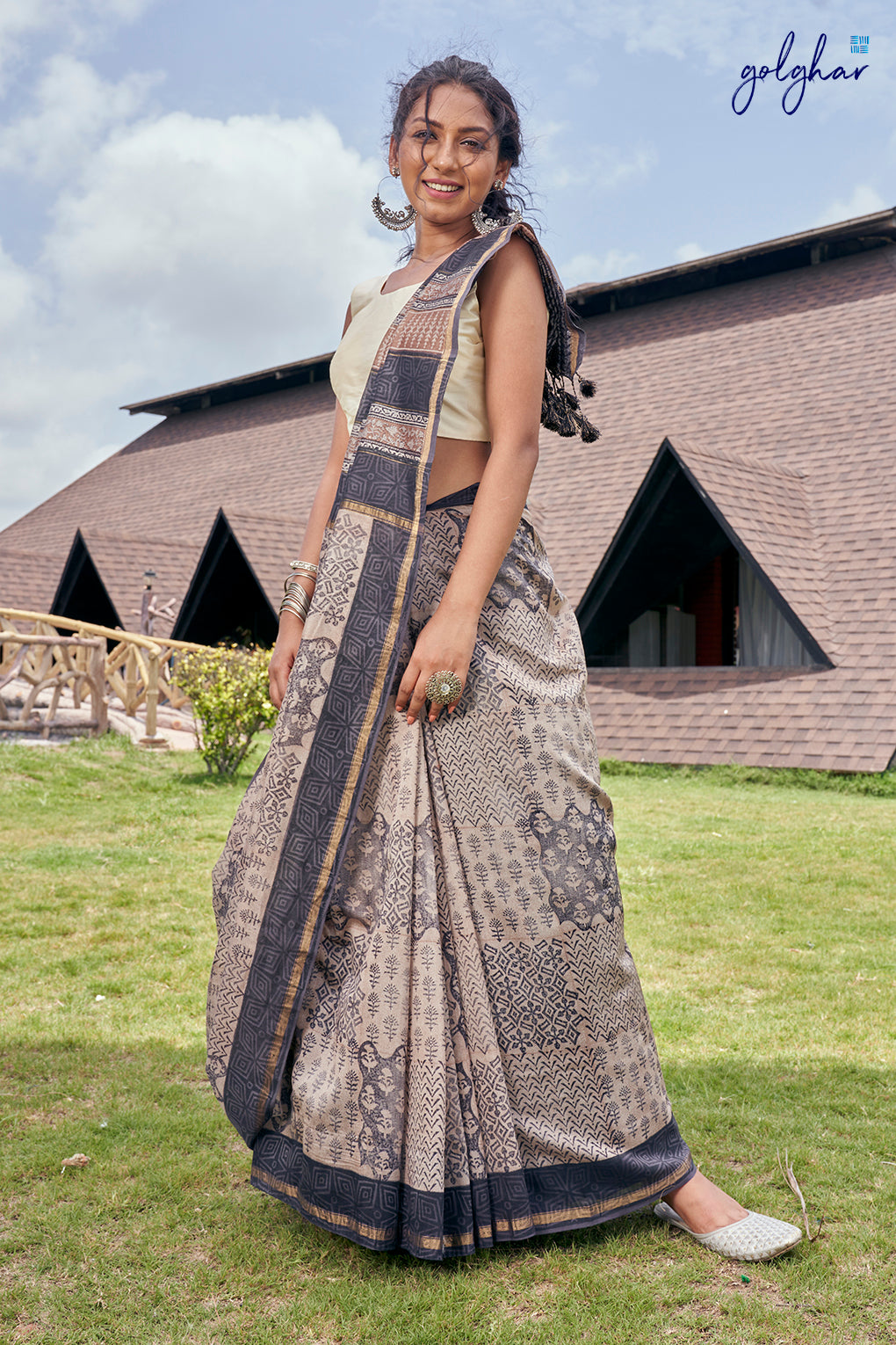 Cream Bar (Saree)