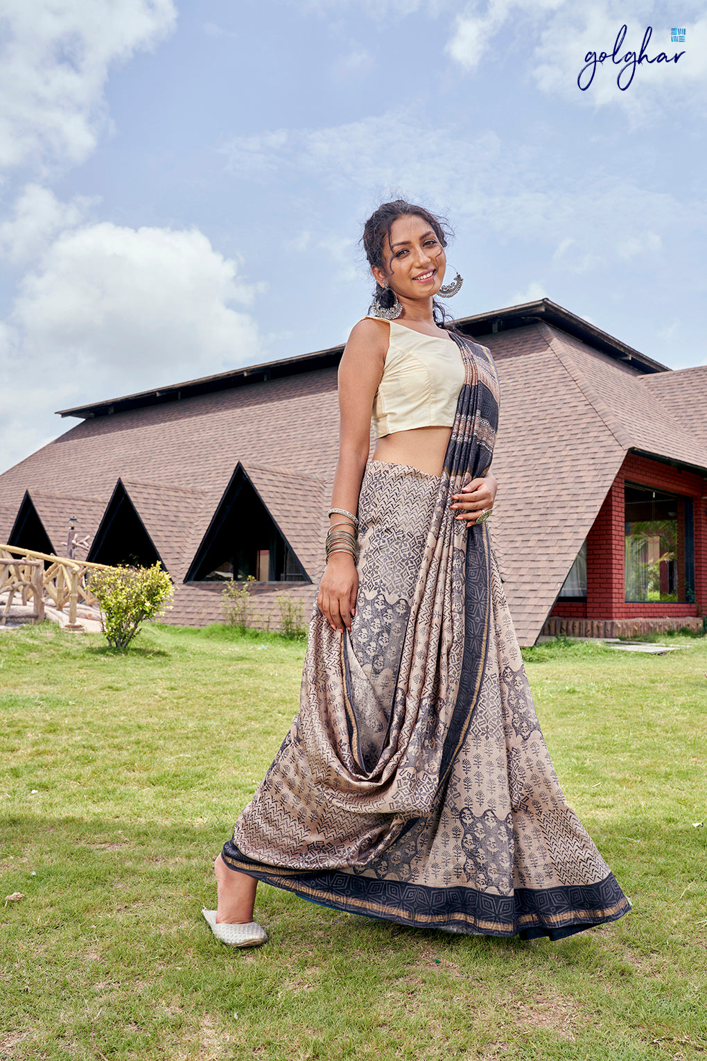 Cream Bar (Saree)