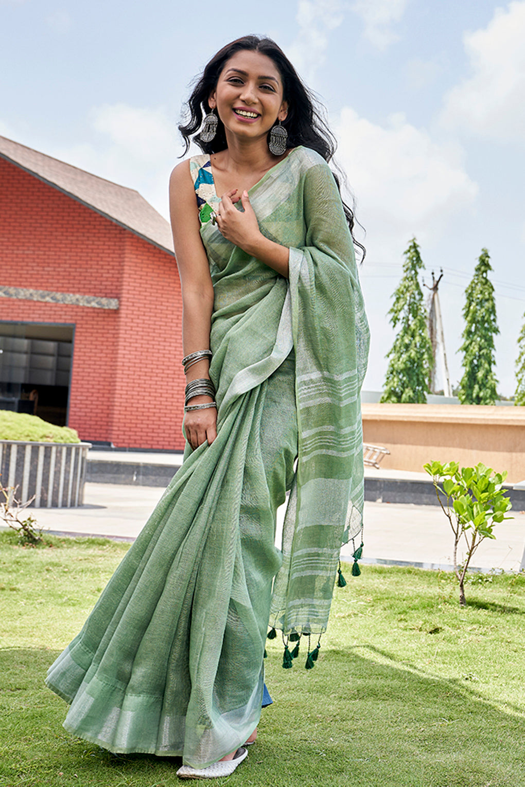 Heavenly Beauty (Saree)