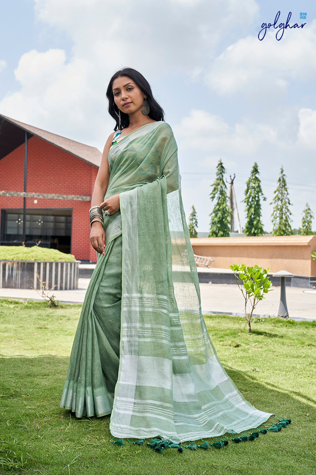 Heavenly Beauty (Saree)