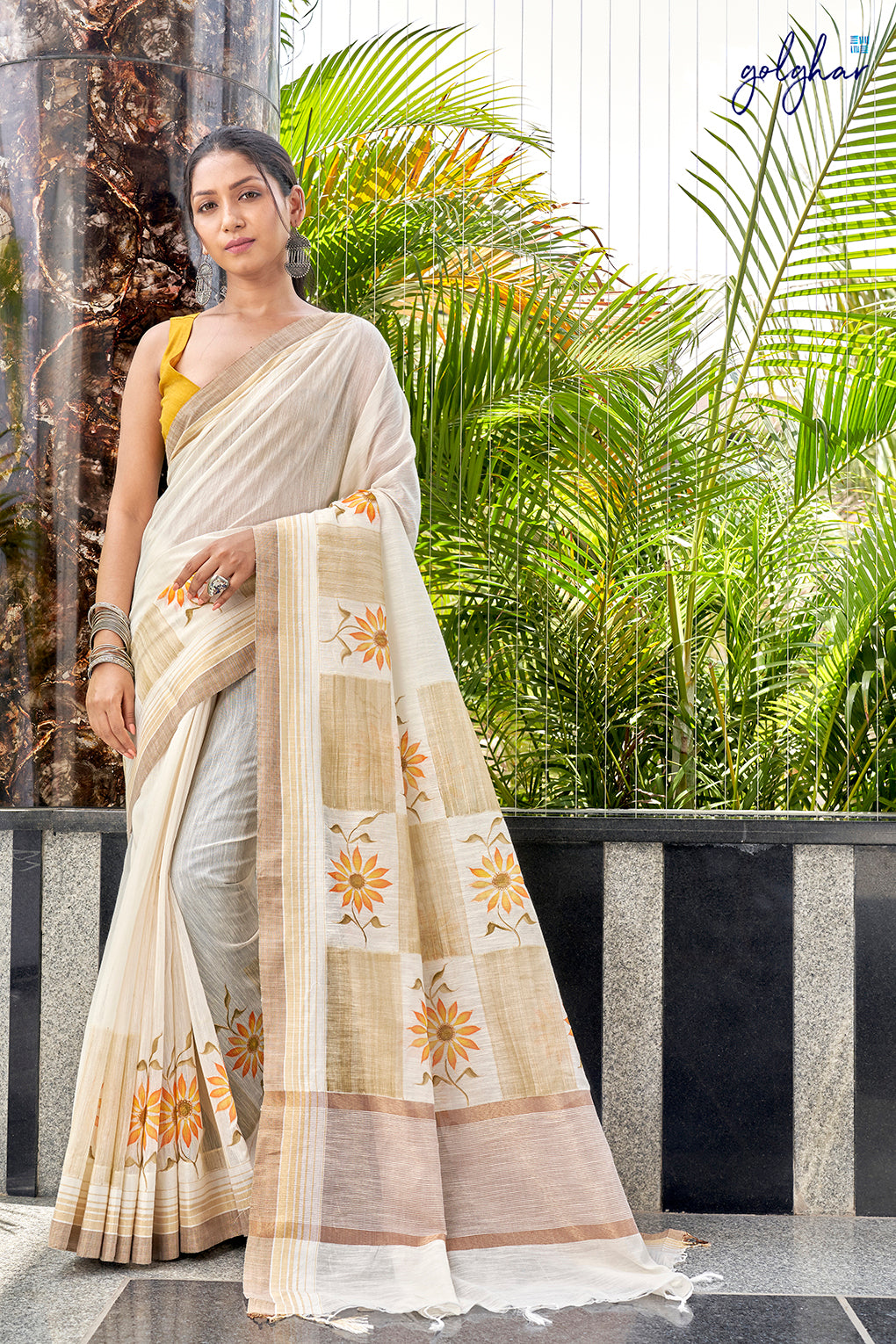 Corsage (Saree)