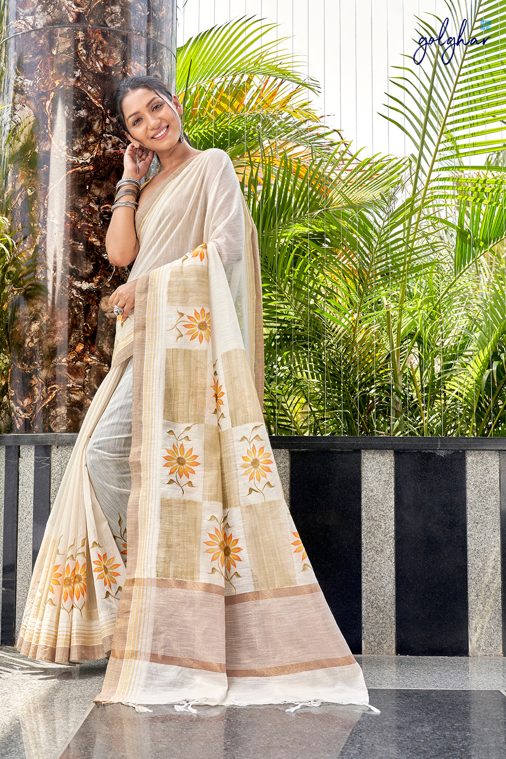 Corsage (Saree)