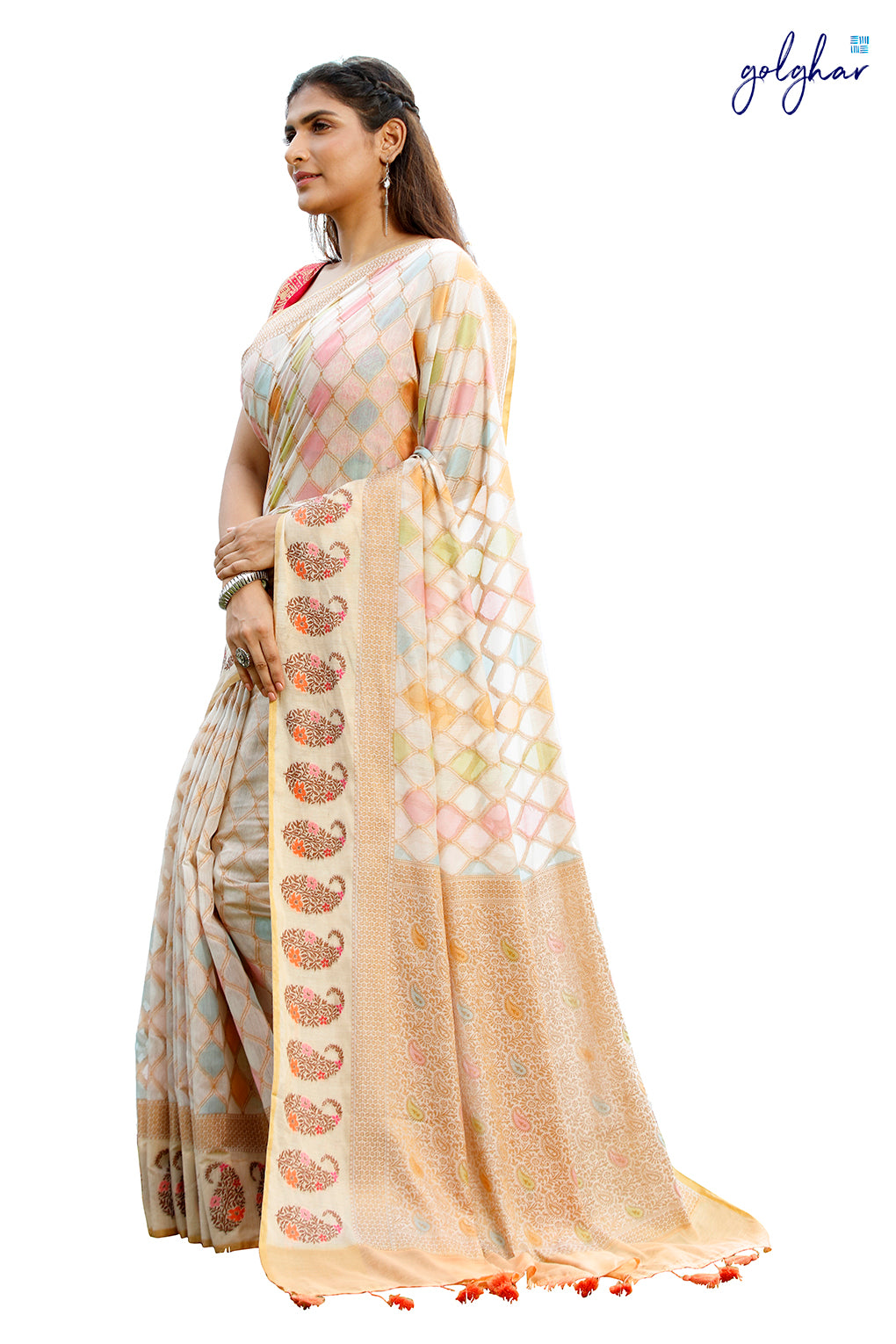 The Silken Hues (Saree)