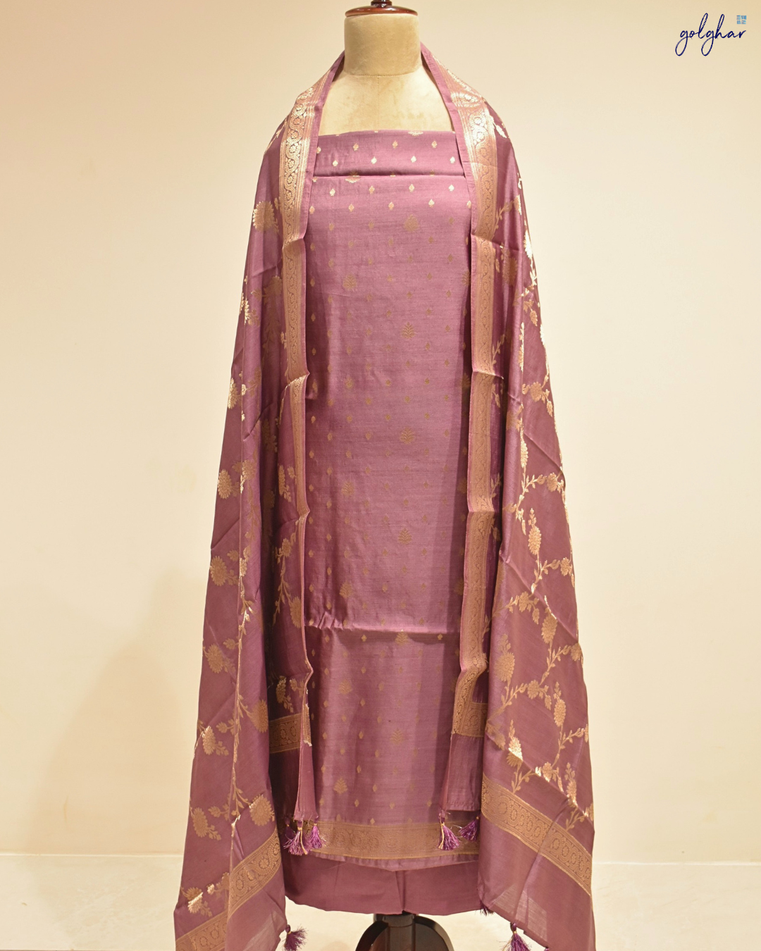 Zariya (Suit)