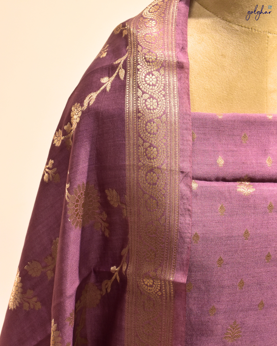 Zariya (Suit)
