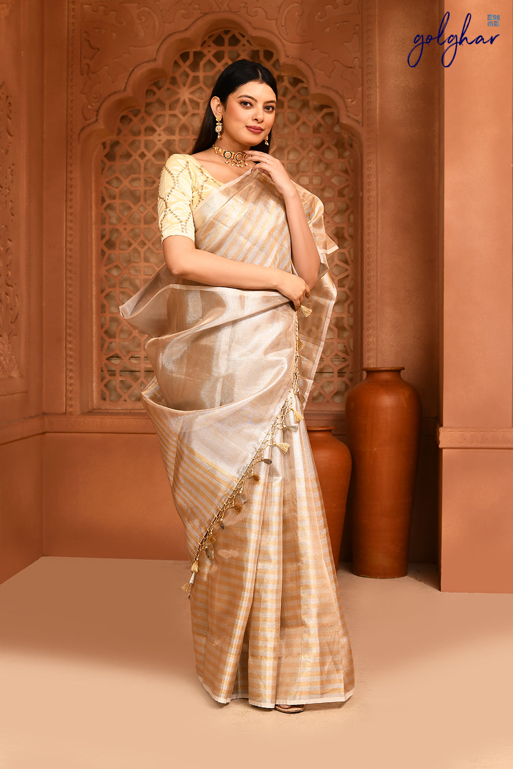 Champagne Pop (Saree)