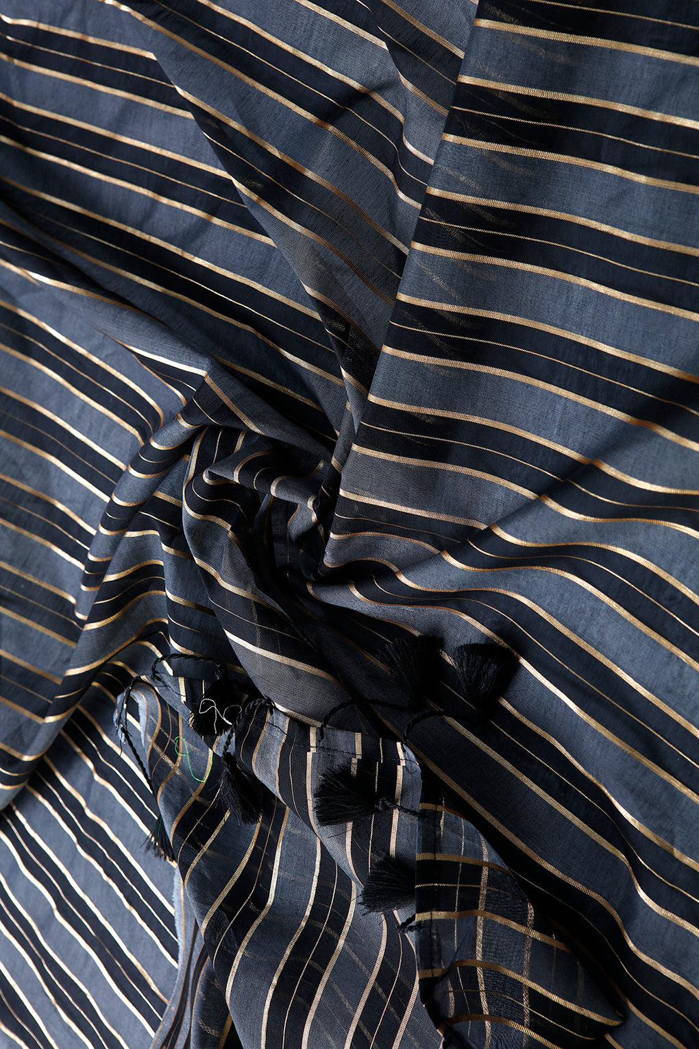 Metallic Sheens (Saree)