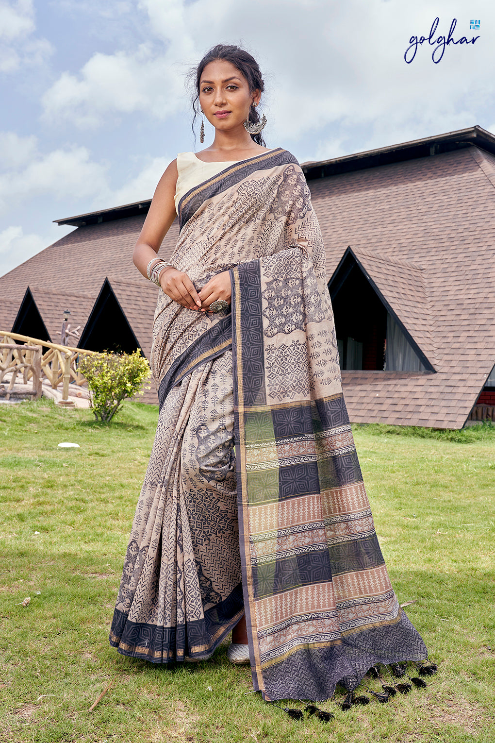 Cream Bar (Saree)