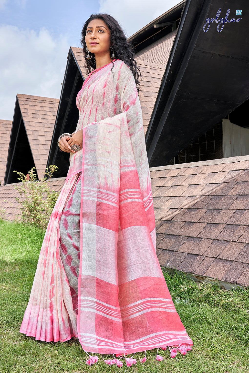 Romcom (Saree)