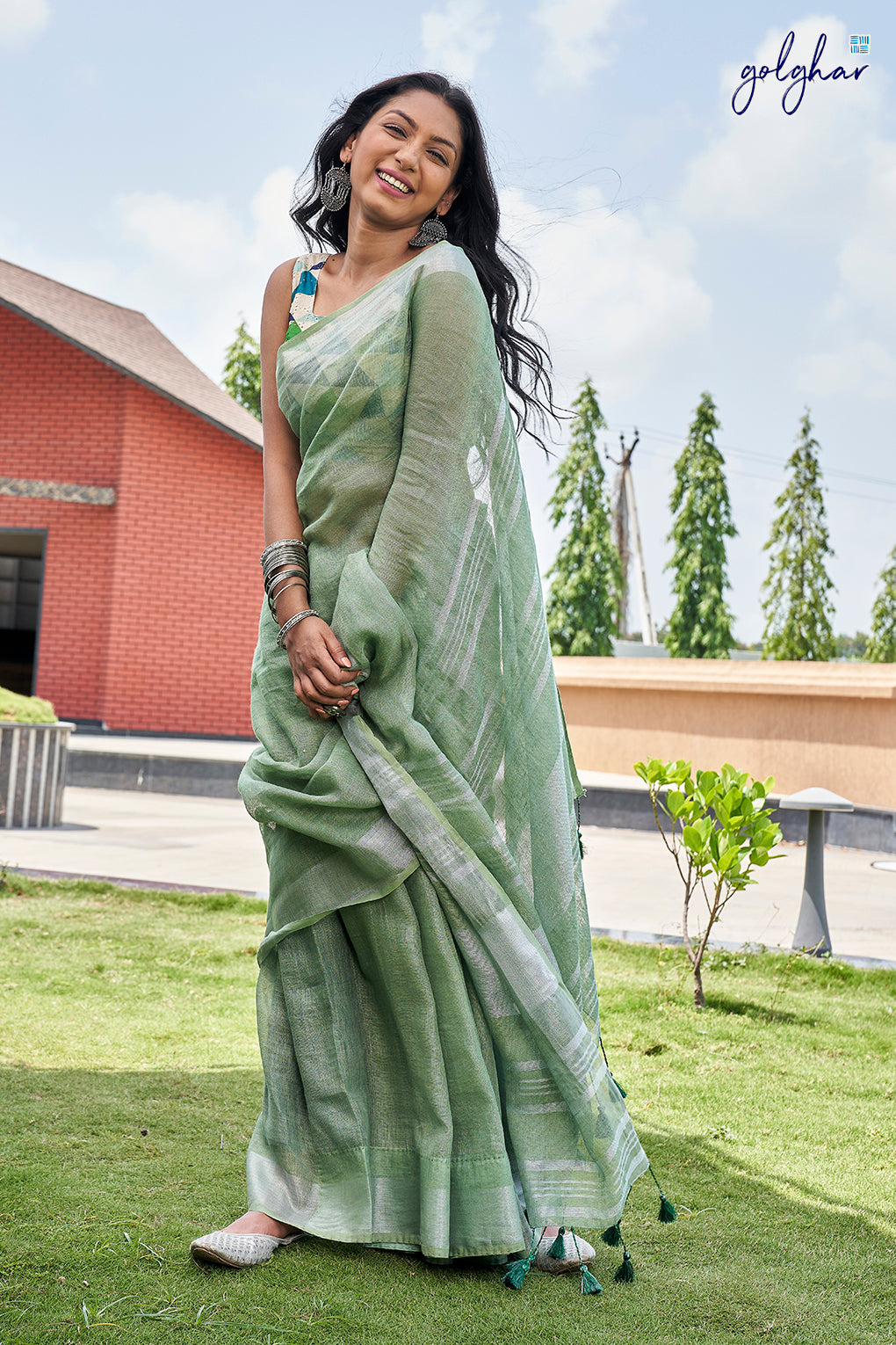 Heavenly Beauty (Saree)