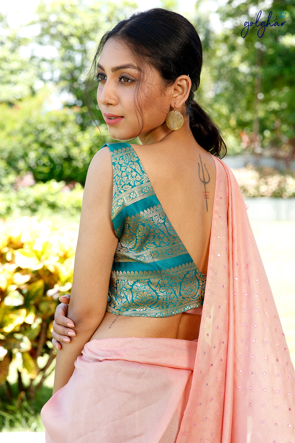 Socialite (Saree)