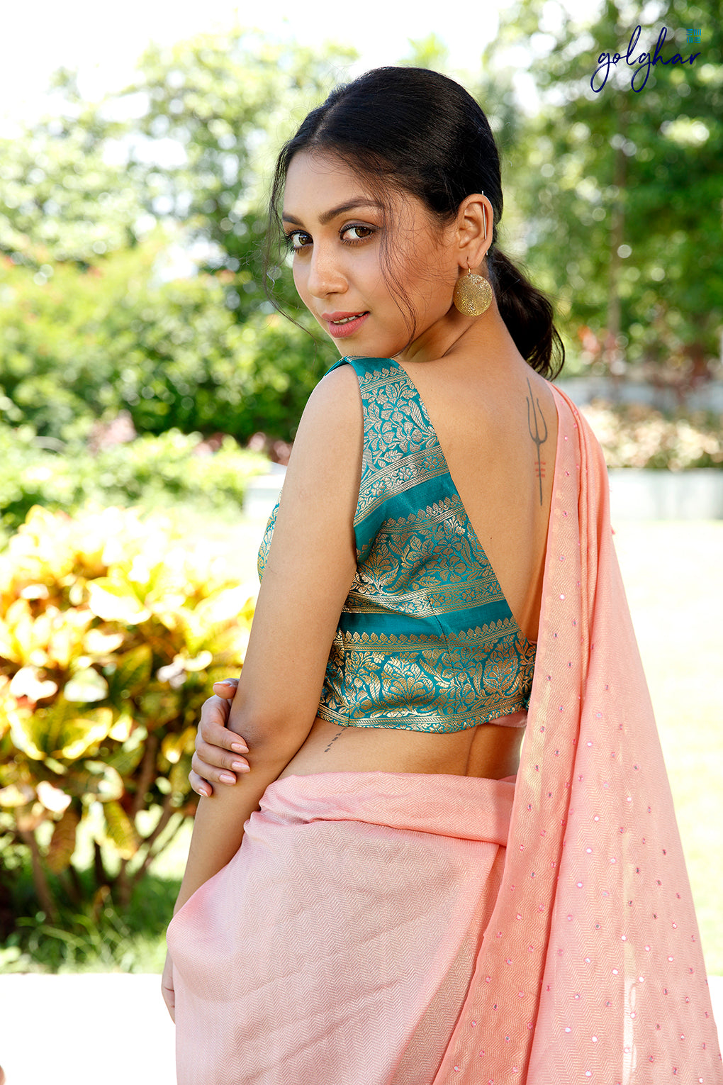 Socialite (Saree)