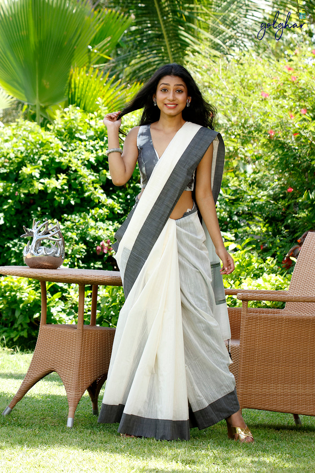 Ebony Euphony (Saree)