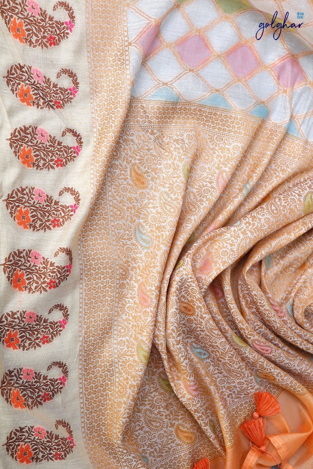 The Silken Hues (Saree)