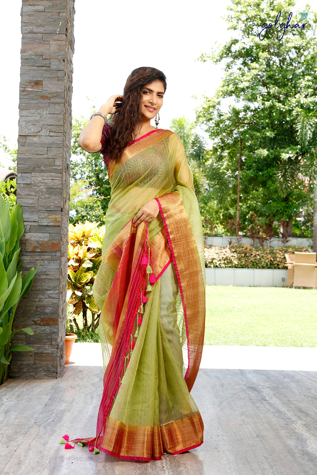 Rose Ring Parakeet, linen jute saree from golghar.org