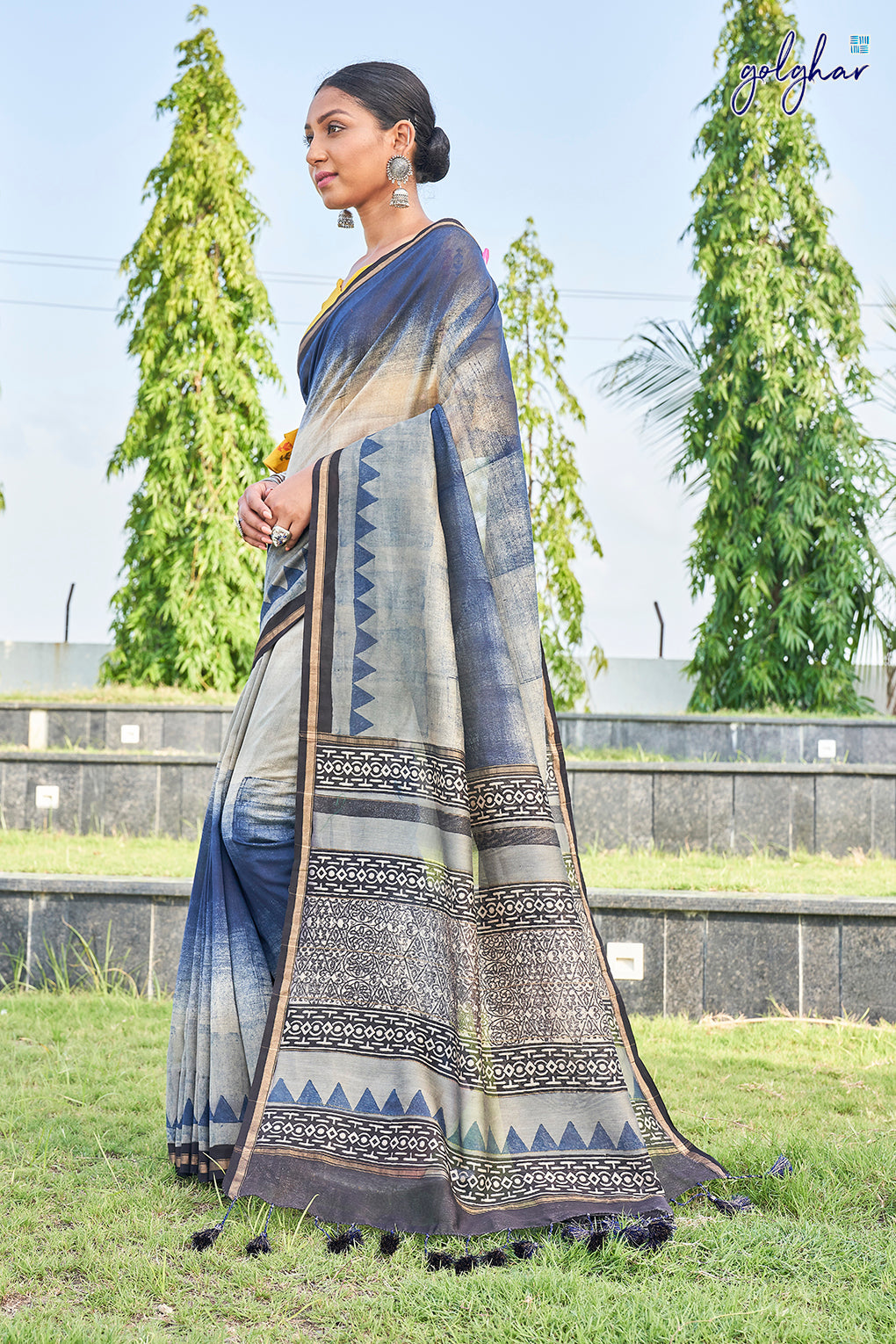 Right Screw (Saree)