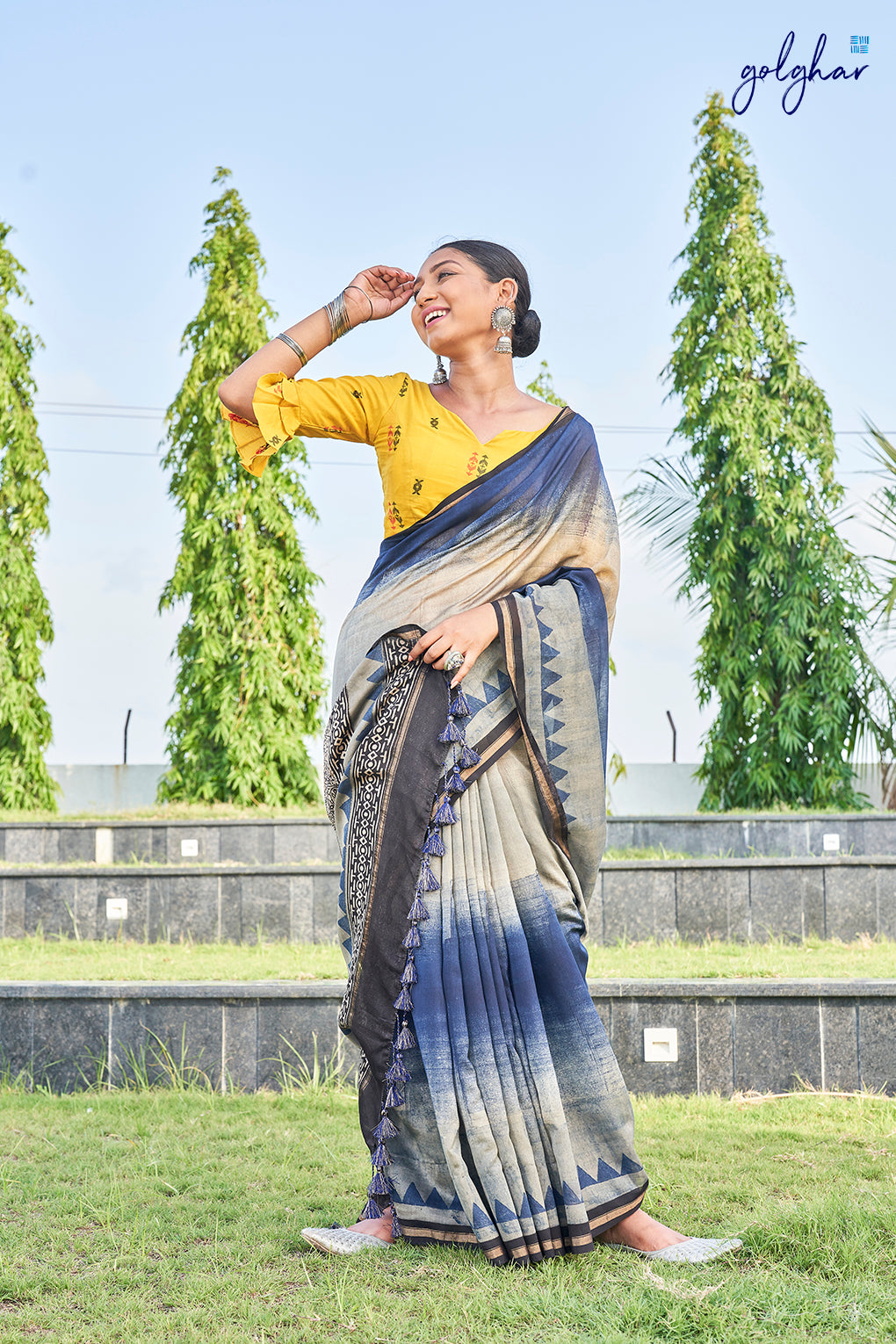 Right Screw (Saree)