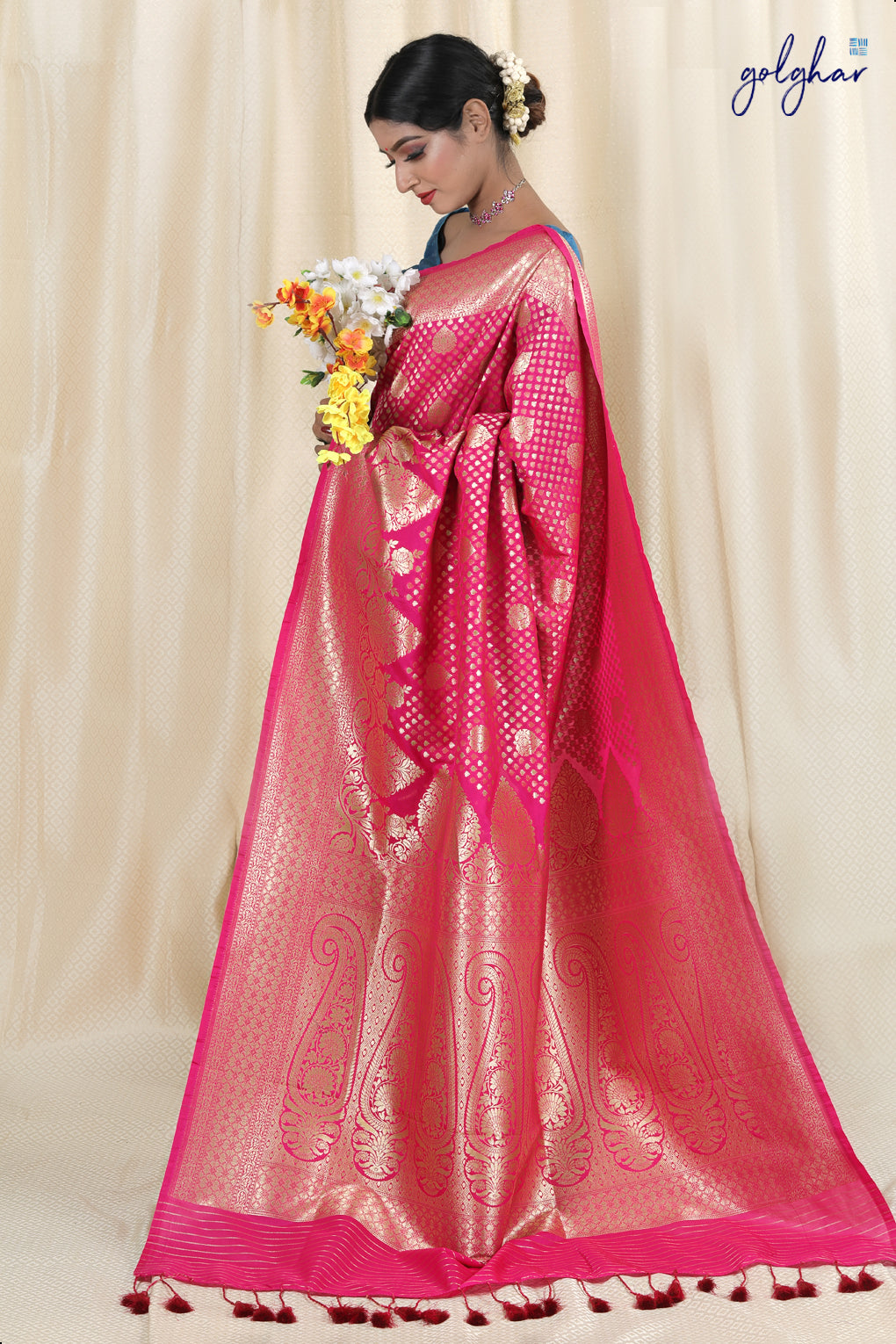 Fuchsia Flutter (Saree)